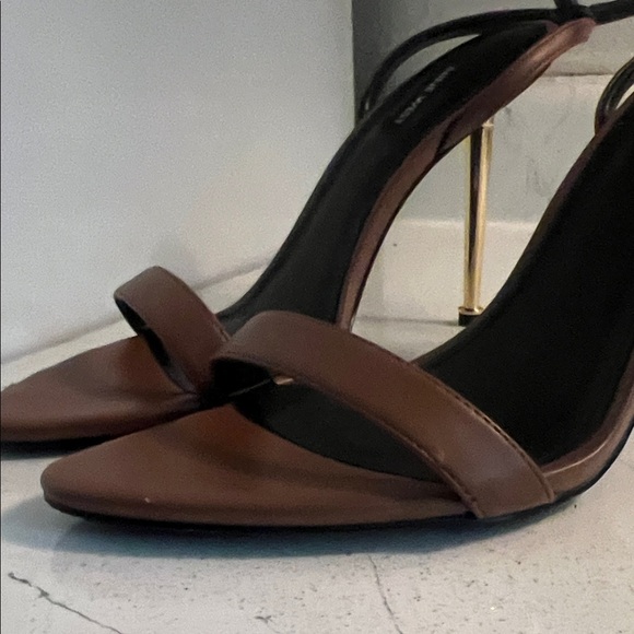 Nine West Tan Heels with Gold Accent - Picture 9 of 16
